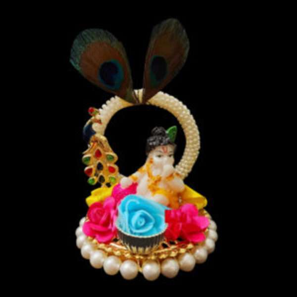 SAARTHI Rajasthani Baby Krishna Idol on Moti Base Plate with Flowers for Pooja